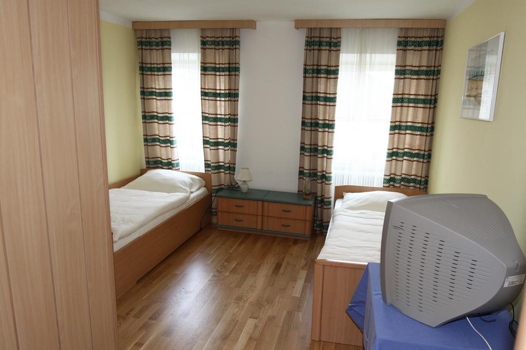 Stiftsgasthof Hochburg 部屋 写真